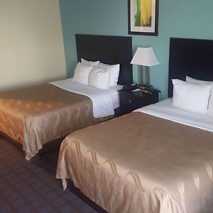 Queen Room Two Queen Beds Pet-Friendly or Non-Smoking